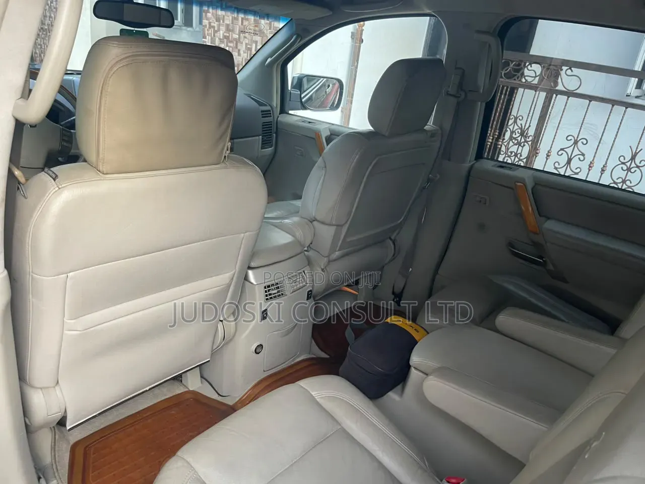 Infiniti QX56 2010 Gray