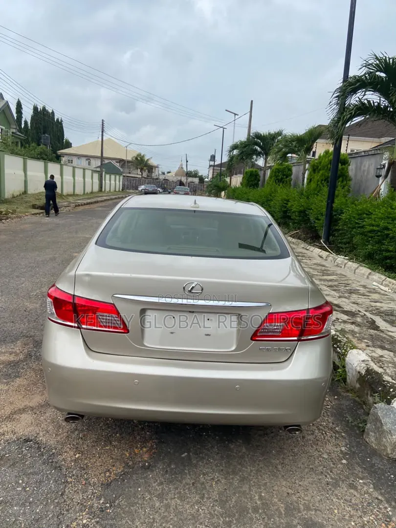Lexus ES 2012 Gold