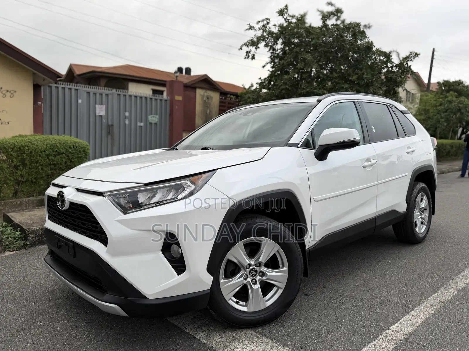 Toyota RAV4 XLE AWD 2020 White