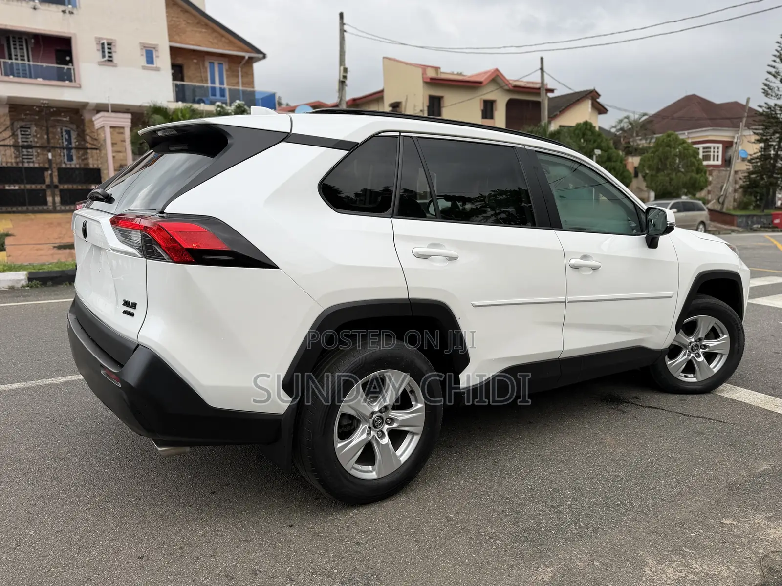 Toyota RAV4 XLE AWD 2020 White