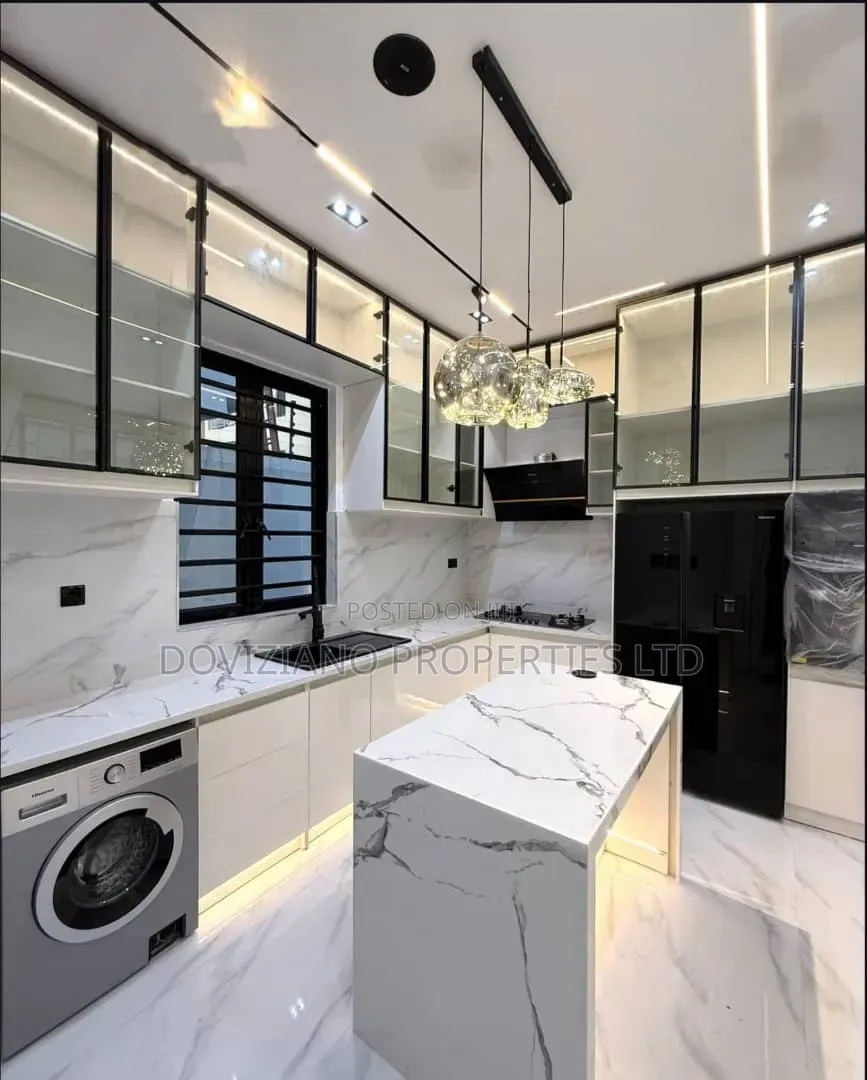 5bdrm Duplex in Ado / Ajah for sale
