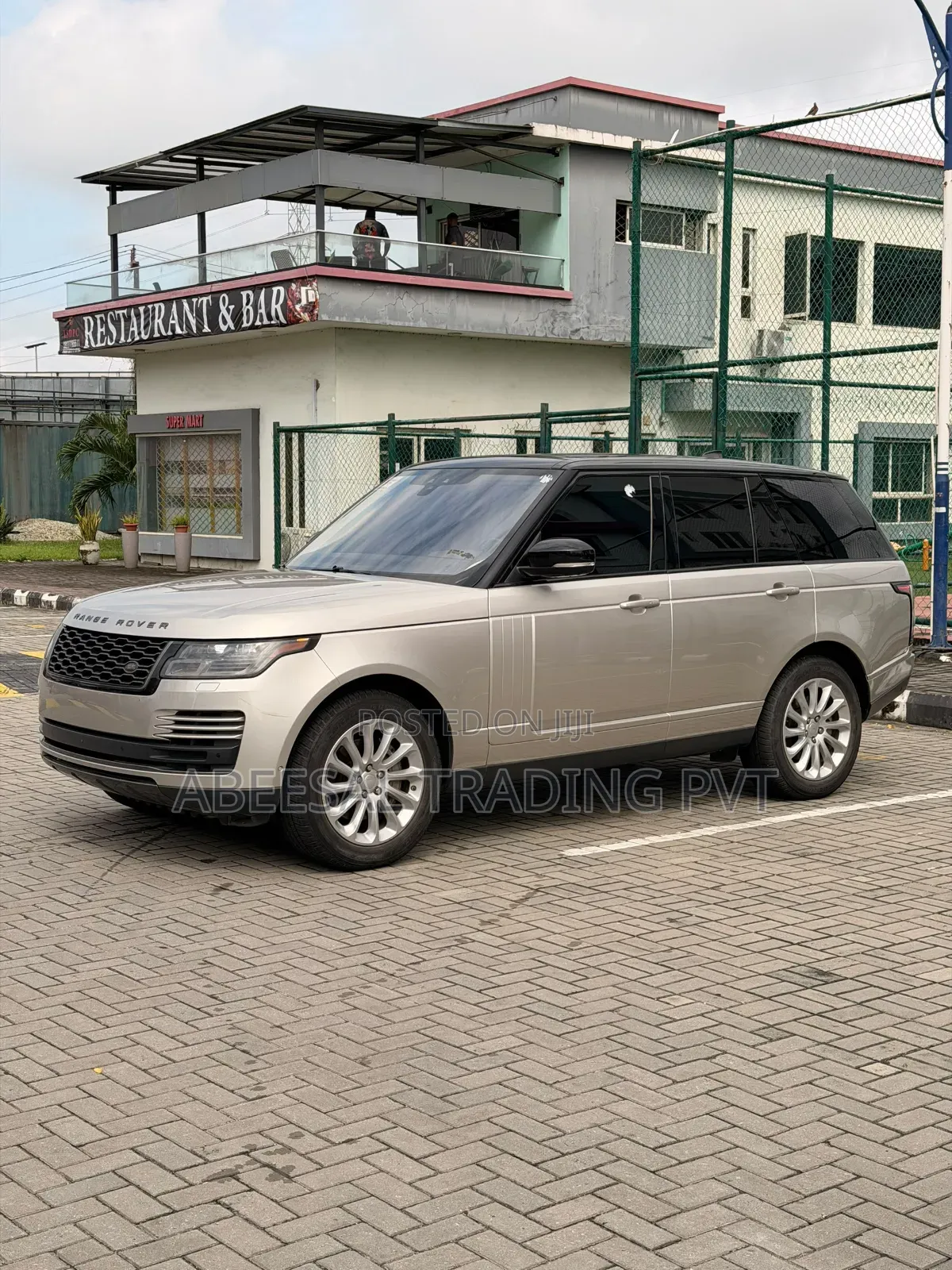 Land Rover Range Rover 2020 Gold