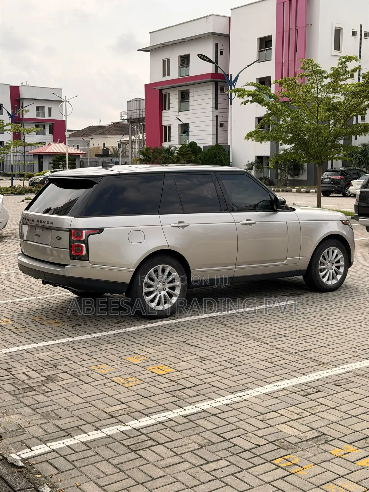 Land Rover Range Rover 2020 Gold
