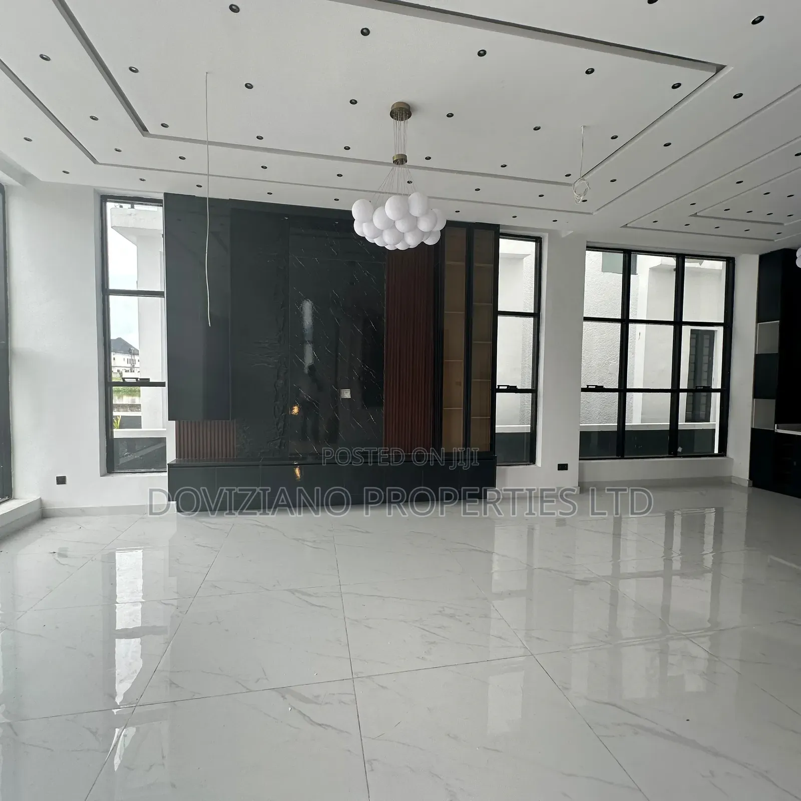 5bdrm Duplex in Ikota for sale