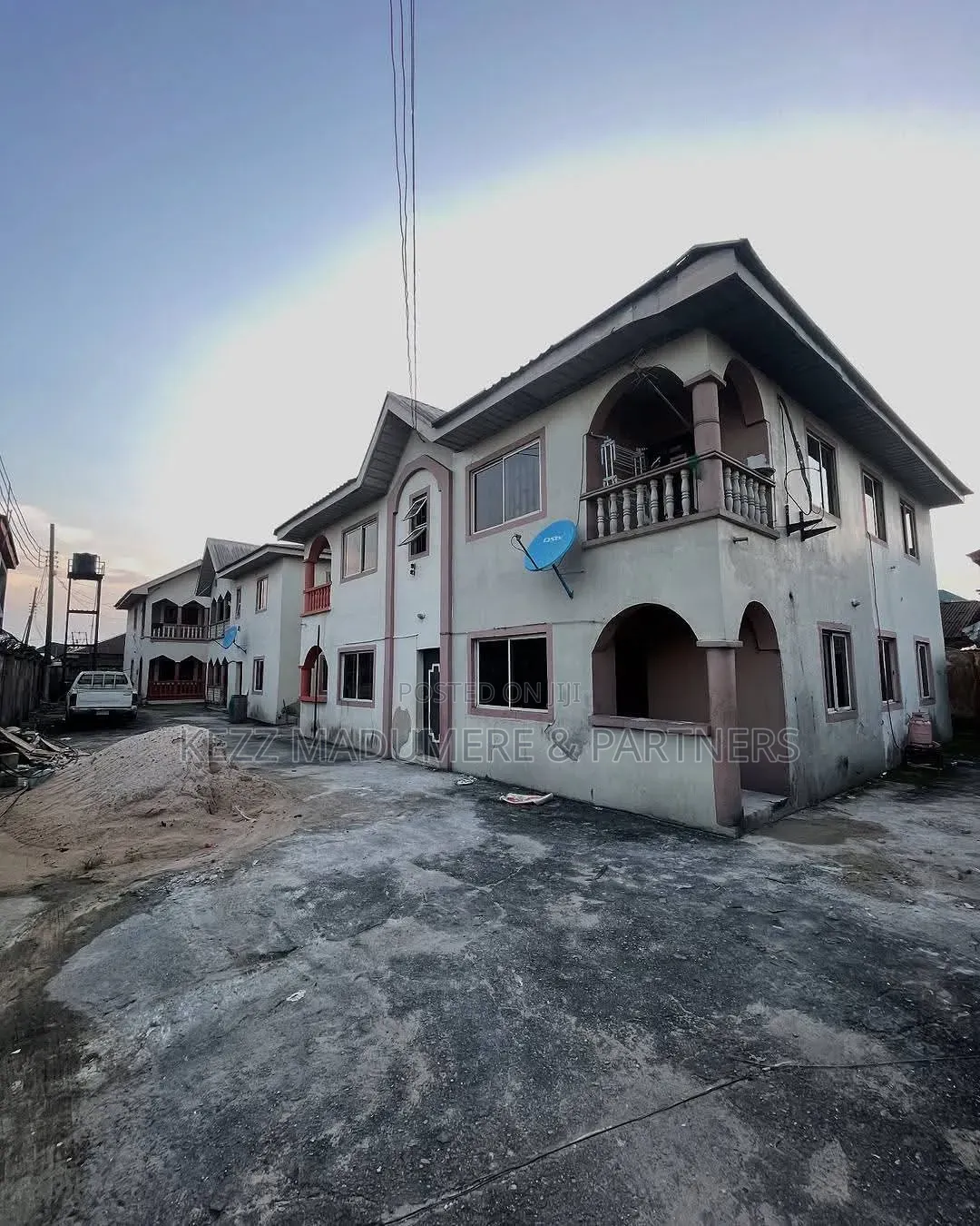 8bdrm Block of Flats in Gated Neighbourhood, New Layout for sale