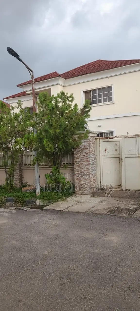8bdrm Duplex in Maitama Main,Fct for sale