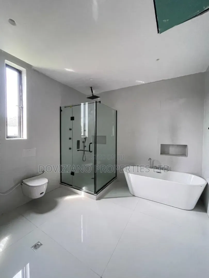 5bdrm Duplex in VGC / Ajah for sale