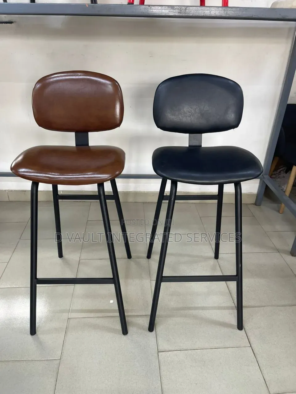 Bar Stool / Modern Bar Chair