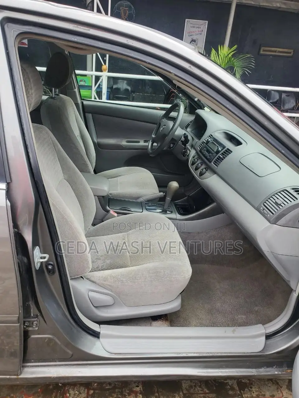Toyota Camry LE 4dr Sedan (2.4L 4cyl 5M) 2003 Gray