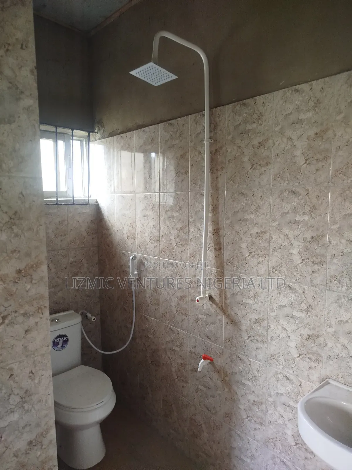 3bdrm Apartment in Isuti, Ikotun / Ikotun/Igando for rent