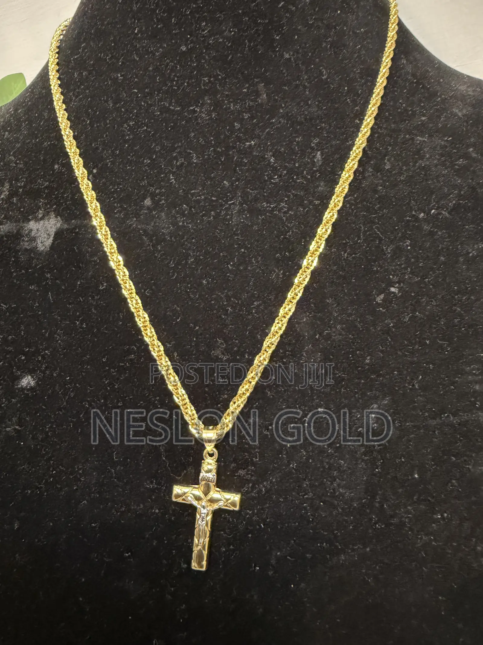 Italy 750 Tested 18karat Gold Necklace With Crucifix Pendant