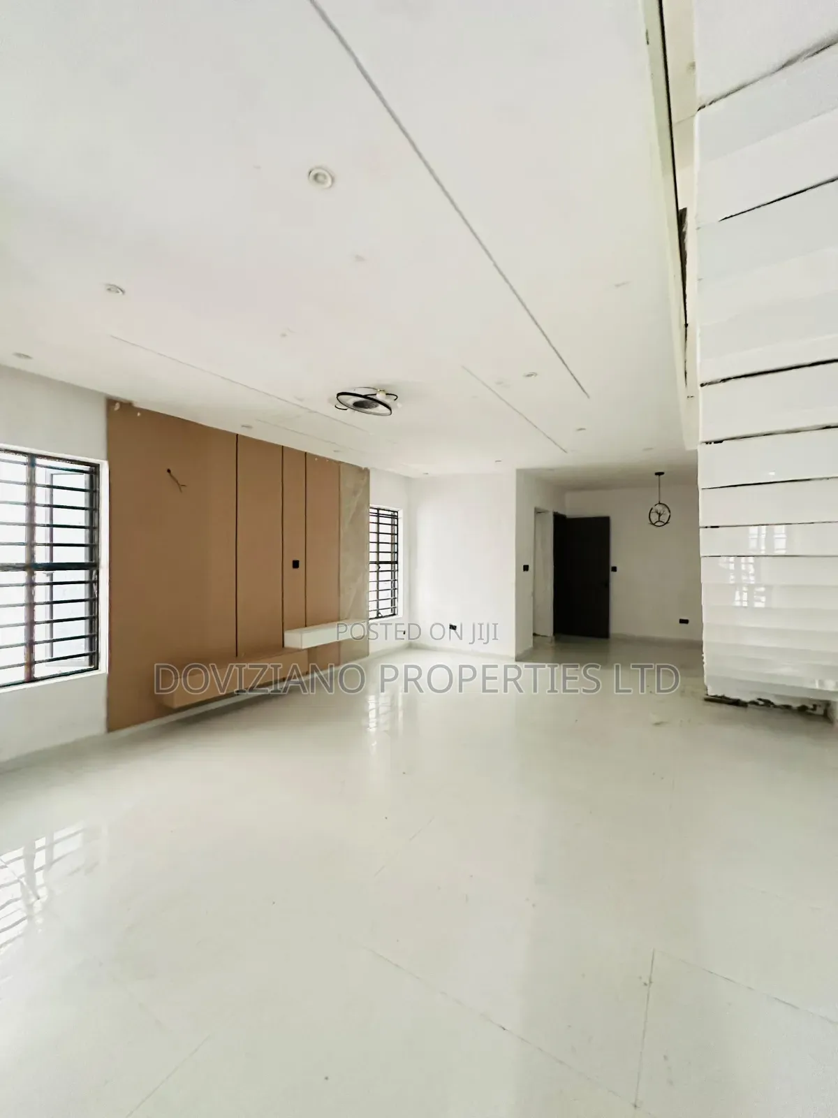 4bdrm Duplex in Secured Environment, Off Lekki-Epe Expressway for sale