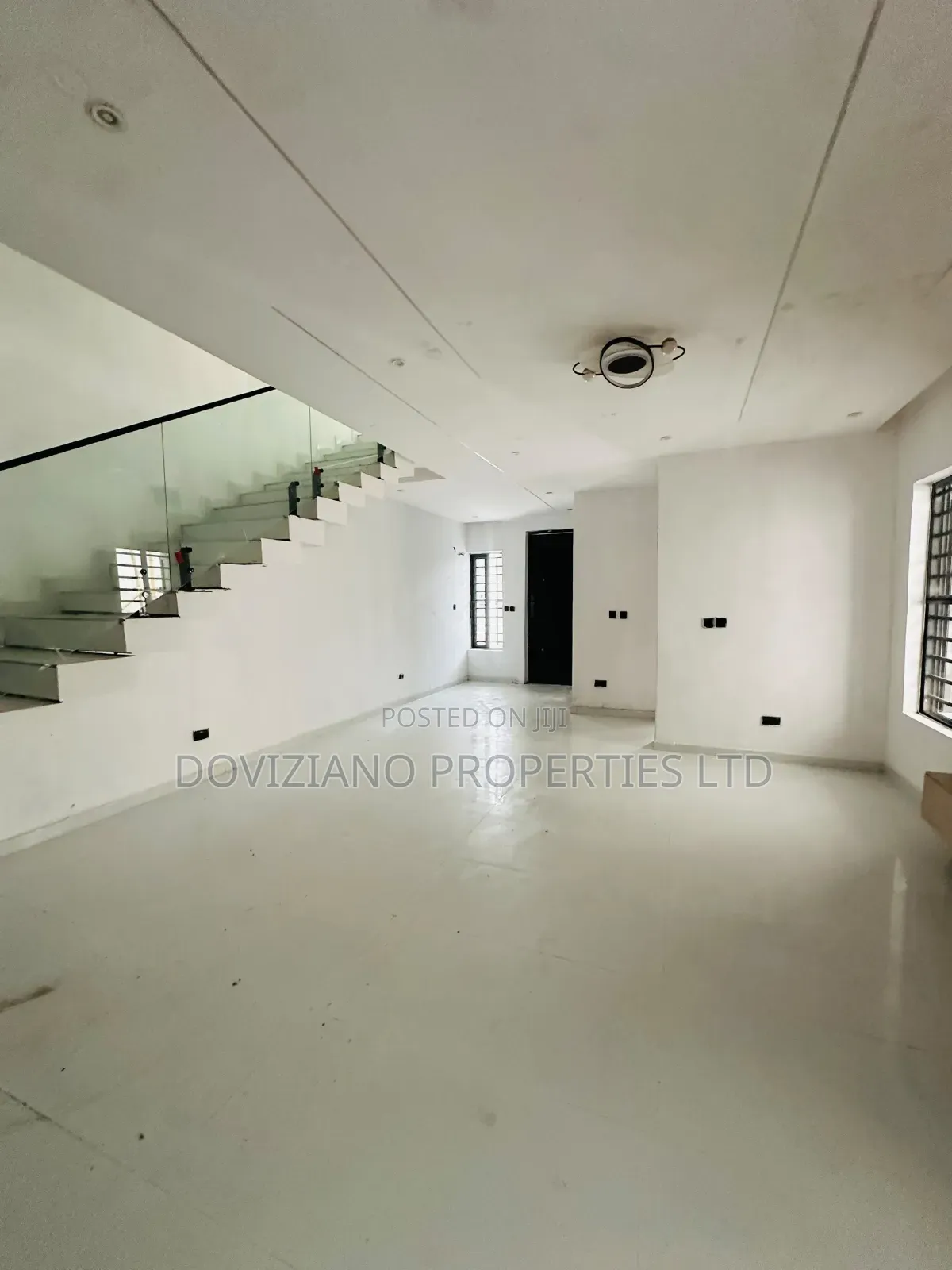 4bdrm Duplex in Secured Environment, Off Lekki-Epe Expressway for sale