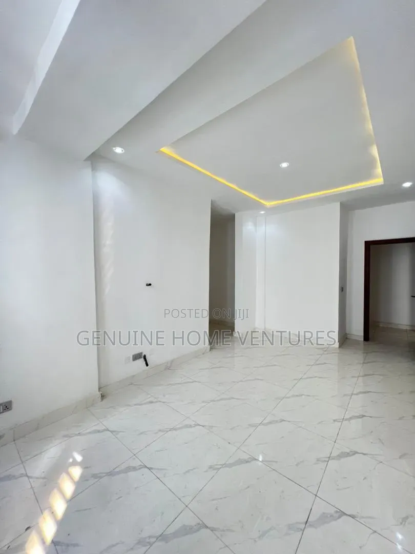 2bdrm Apartment in Lekki Phase One for sale