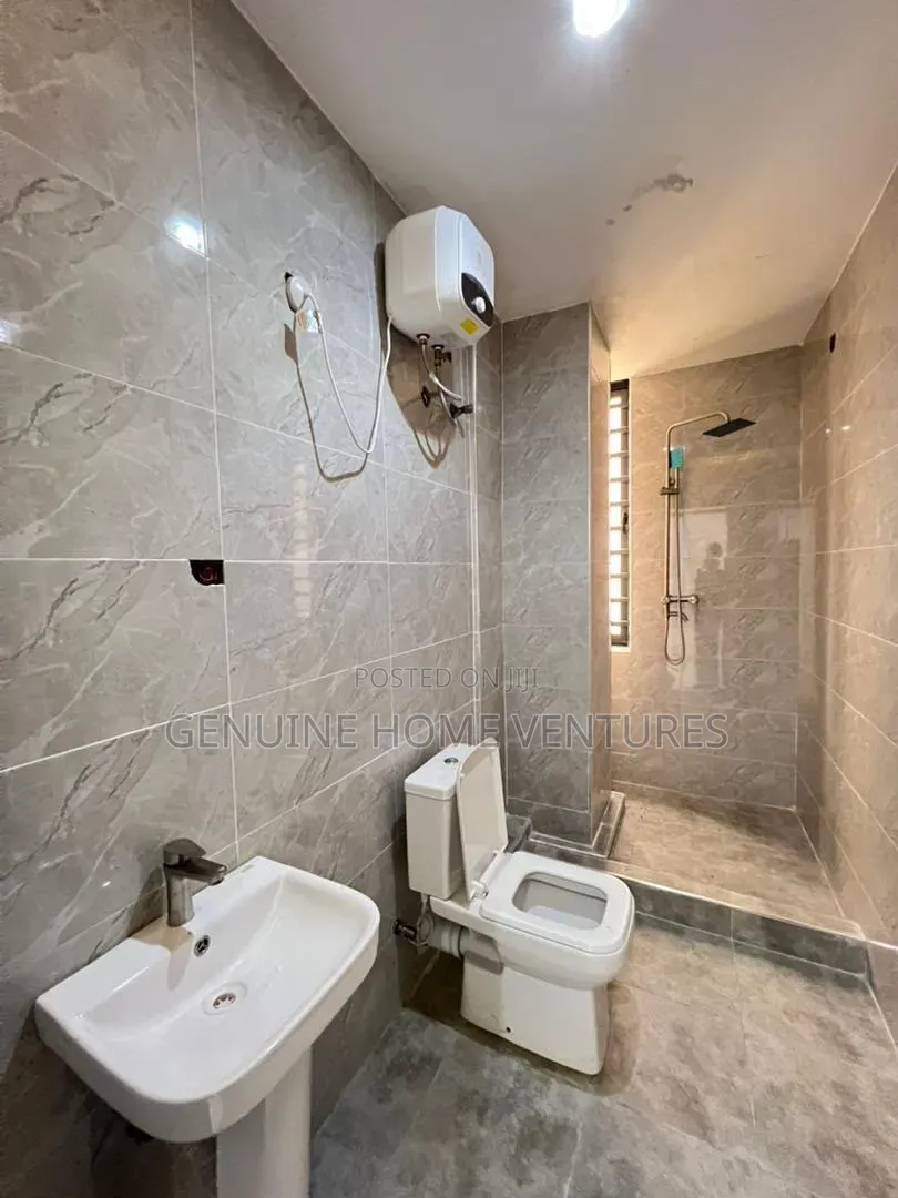 2bdrm Apartment in Lekki Phase One for sale