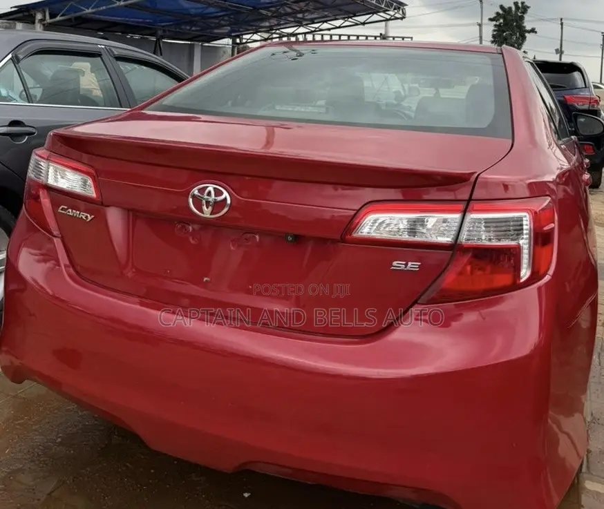 Toyota Camry SE 4dr Sedan (2.5L 4cyl 6A) 2013 Red