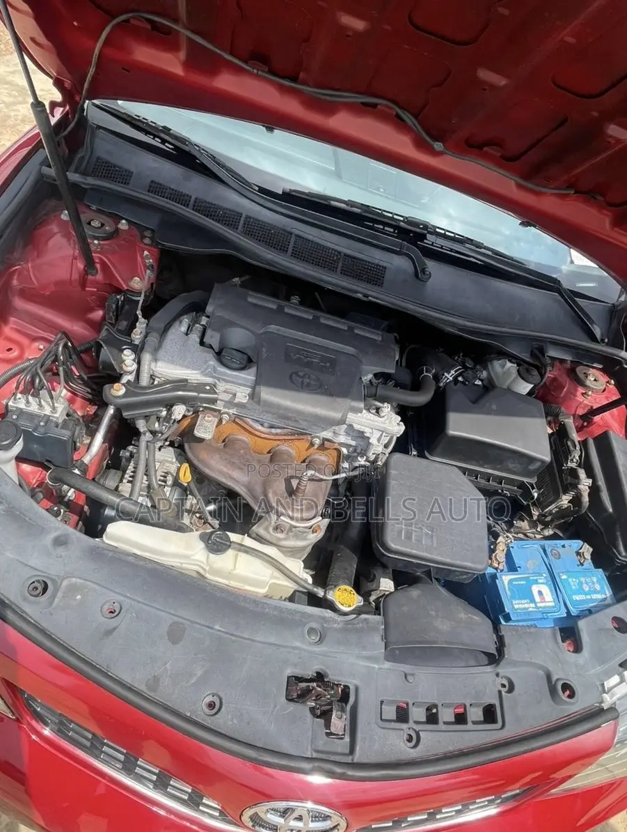 Toyota Camry SE 4dr Sedan (2.5L 4cyl 6A) 2013 Red