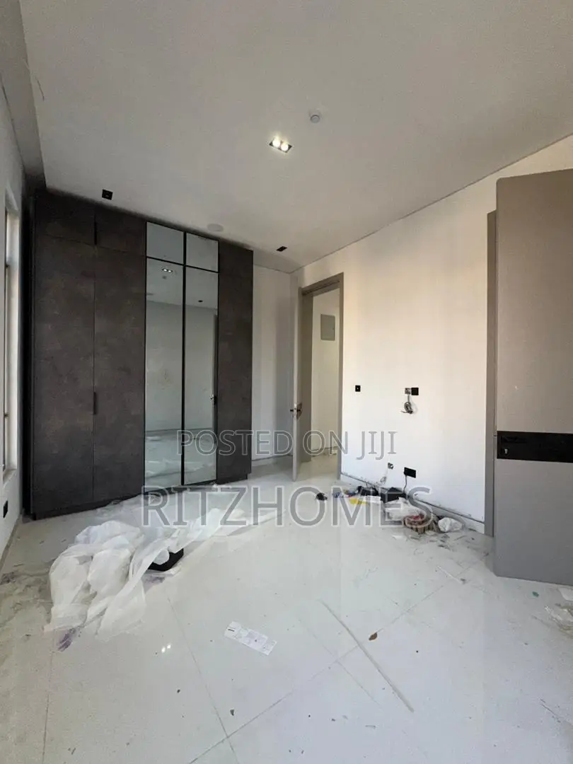 5bdrm Duplex in Lekki Phase 1 for sale