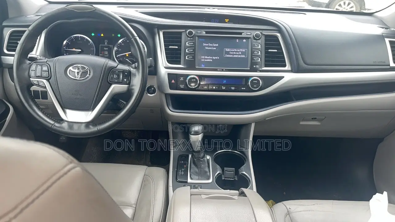Toyota Highlander XLE 4dr SUV AWD (3.5L 6cyl 6A) 2015 Gray