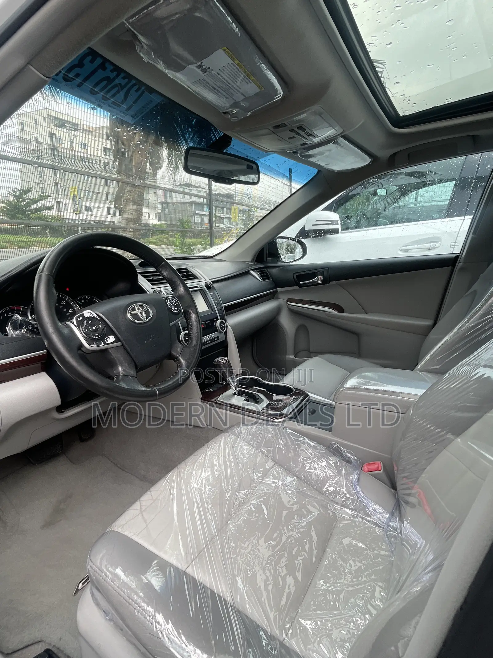 Toyota Camry XLE 4dr Sedan (2.5L 4cyl 6A) 2014 White