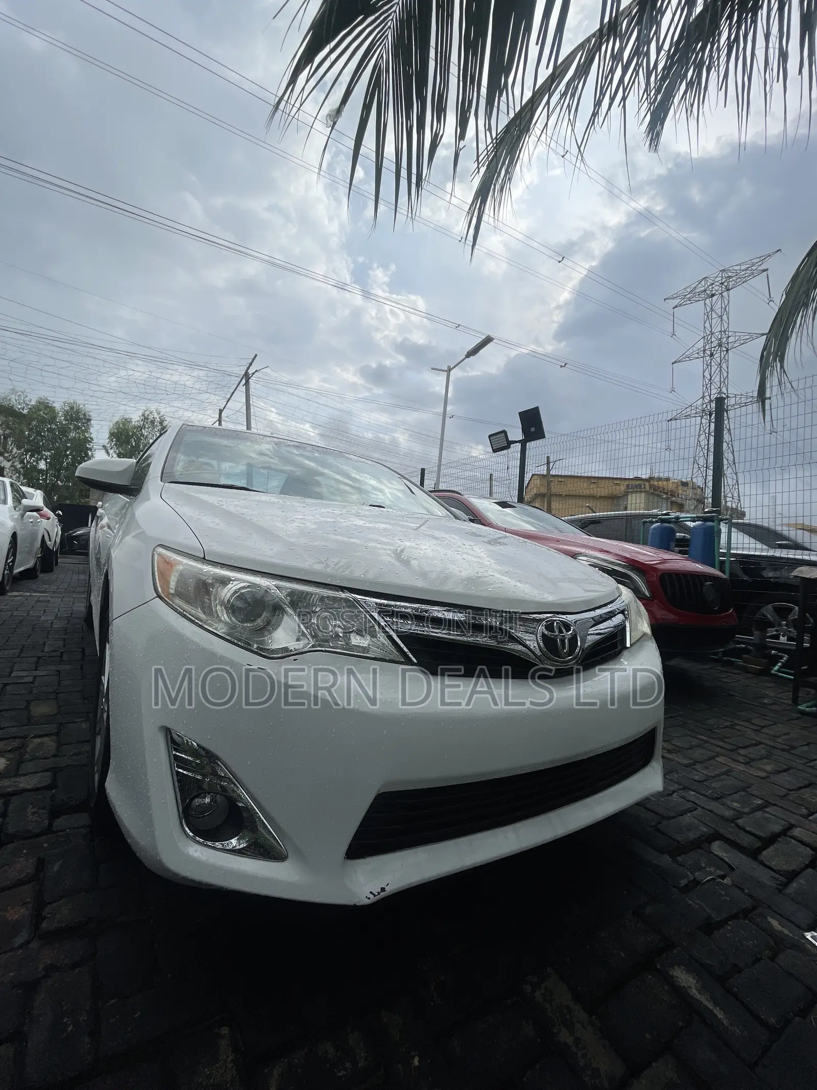 Toyota Camry XLE 4dr Sedan (2.5L 4cyl 6A) 2014 White