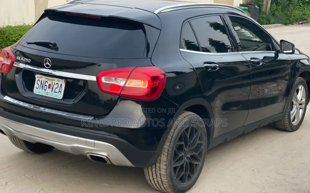Mercedes-Benz GLA-Class 2016 Black