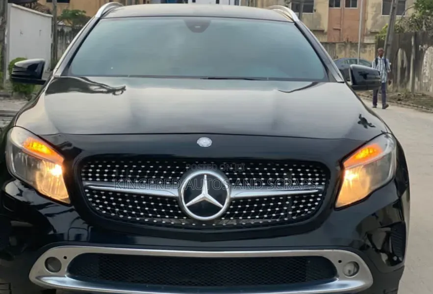 Mercedes-Benz GLA-Class 2016 Black
