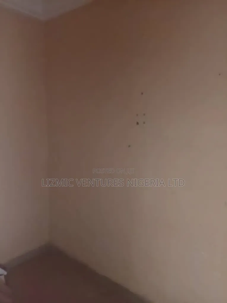 2bdrm Bungalow in Celestial Rd, Ikotun / Ikotun/Igando for sale