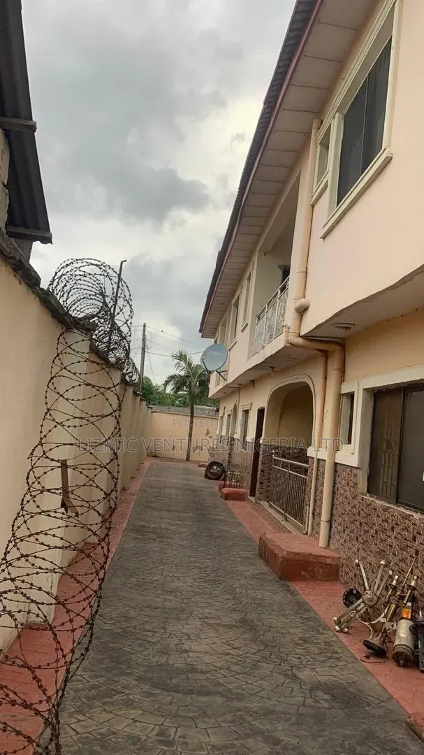 Furnished 5bdrm Duplex in Isuti Rd, Ikotun / Ikotun/Igando for sale