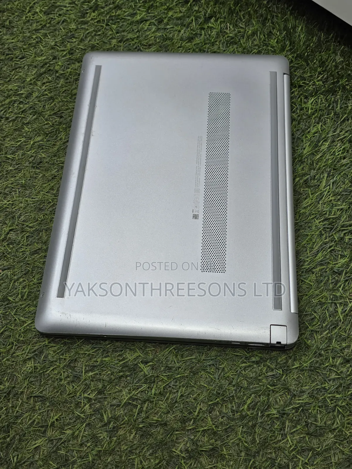 Laptop HP 15-dw1197nia 8GB Intel Core i7 SSD 256GB