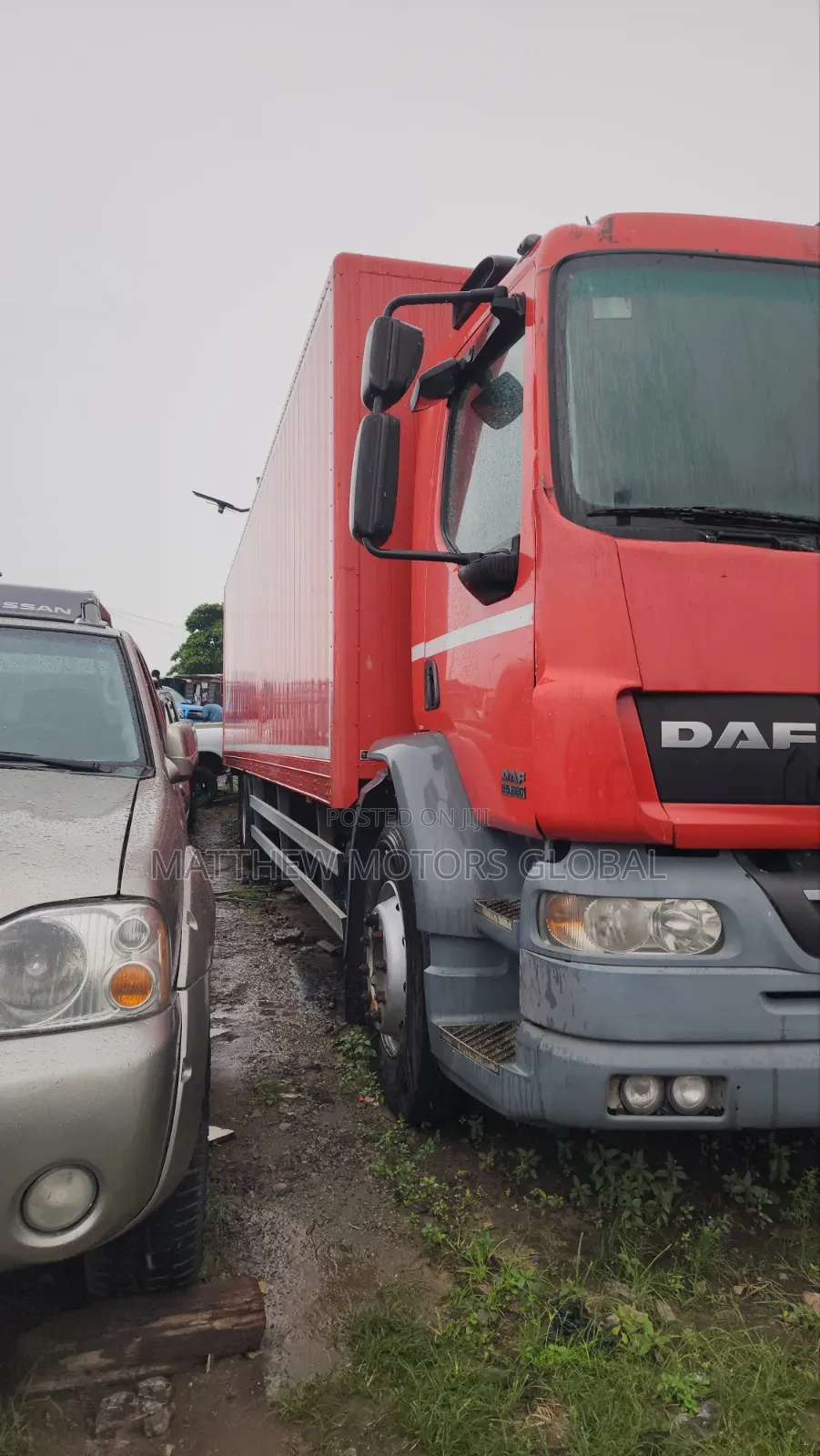 Sparkling Clean Foreign Used Daf 55 Container Body Truck 32 Feet