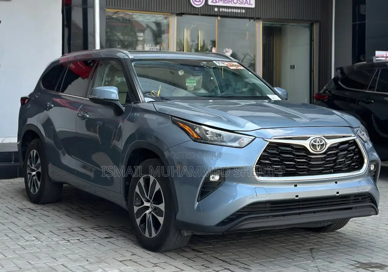 Toyota Highlander XLE AWD 2020 Blue