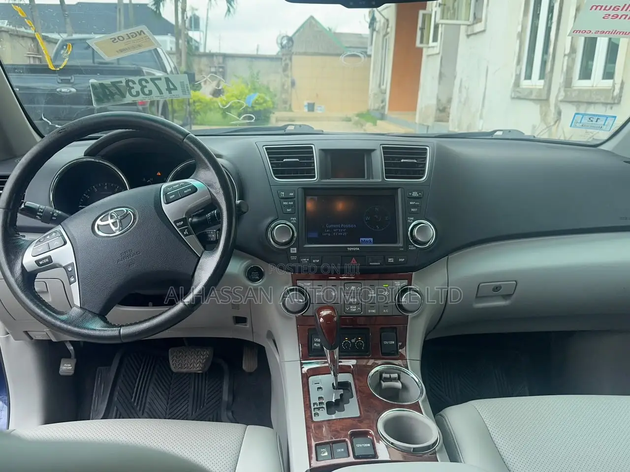 Toyota Highlander 3.5L 4WD 2013 Blue