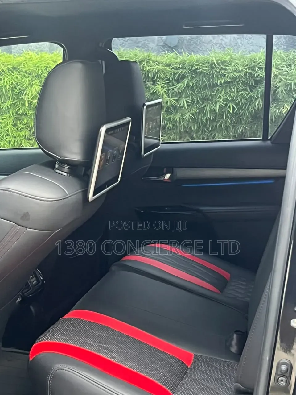 Toyota Hilux 2024 Black