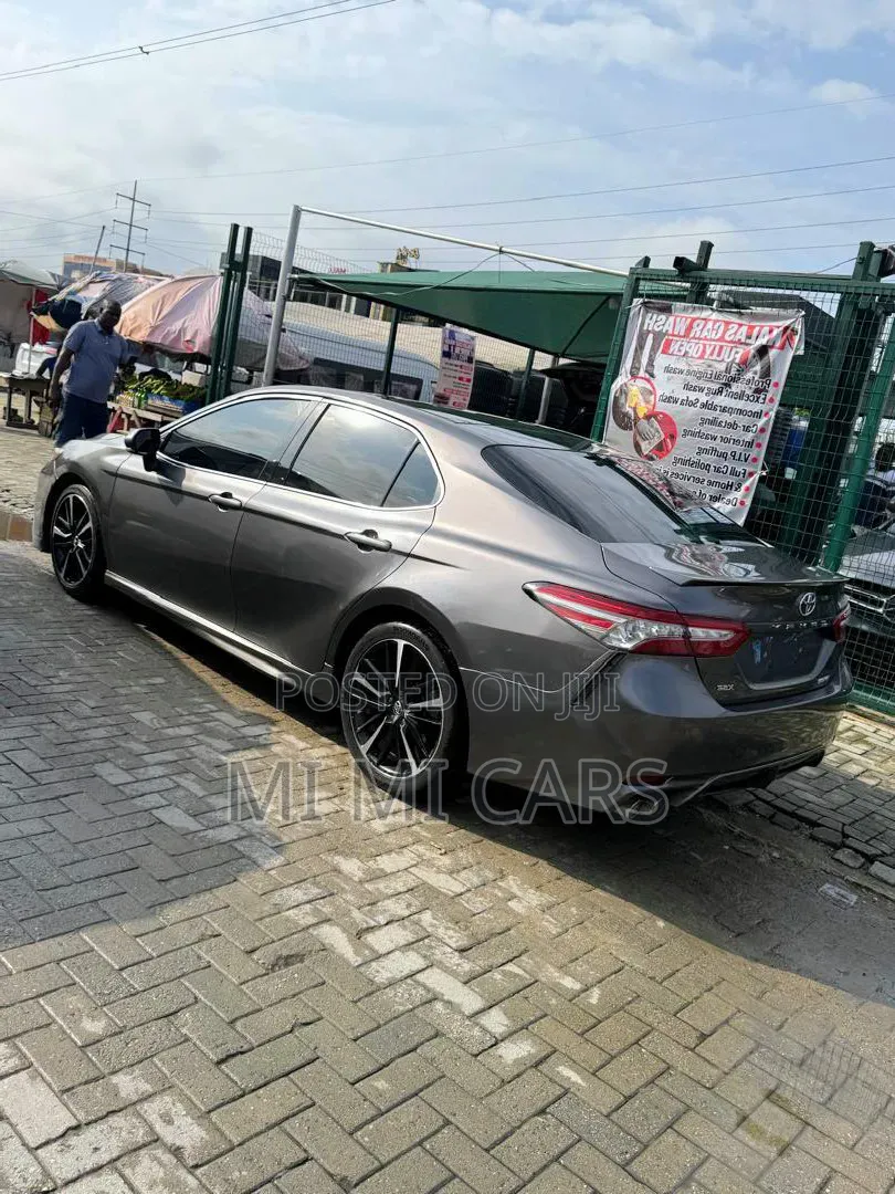Toyota Camry 2018 Gray