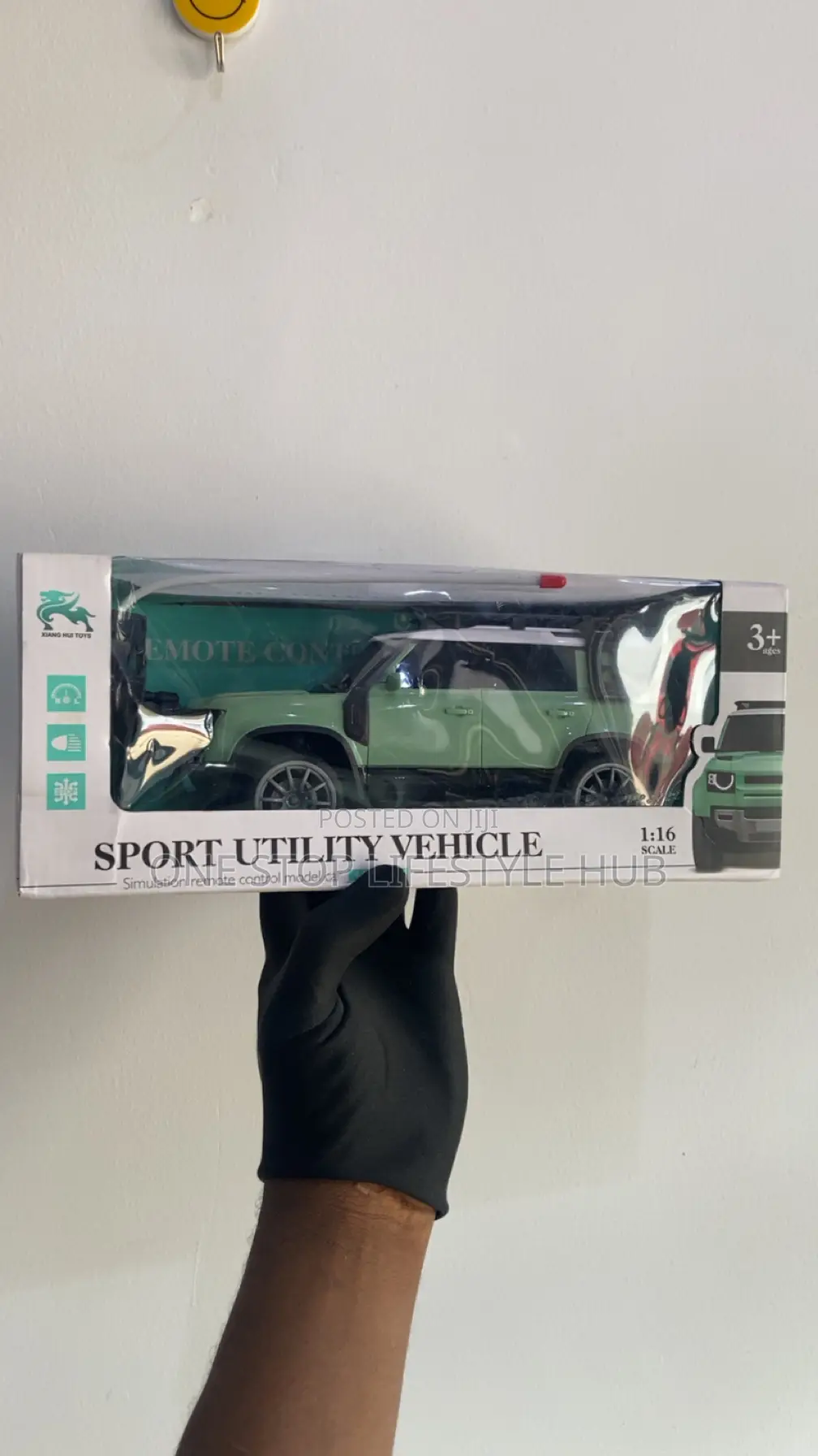 Remote Control Land Rover Defender Simulation Sport Utility Vehicle