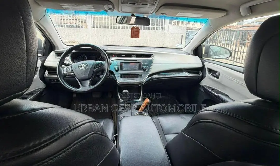 Toyota Avalon XLE Premium 4dr Sedan (3.5L 6cyl 6A) 2014 Silver
