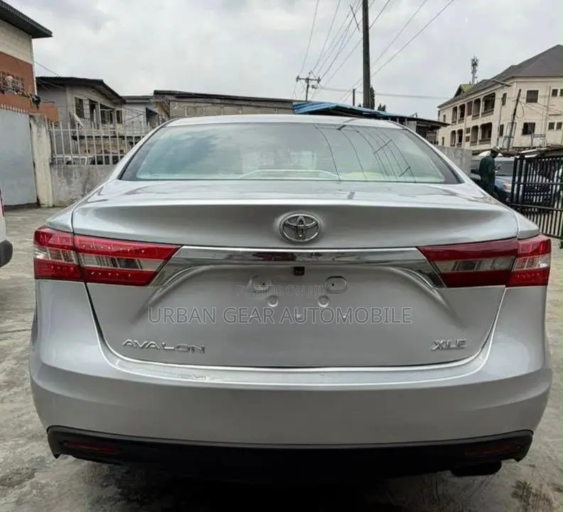 Toyota Avalon XLE Premium 4dr Sedan (3.5L 6cyl 6A) 2014 Silver