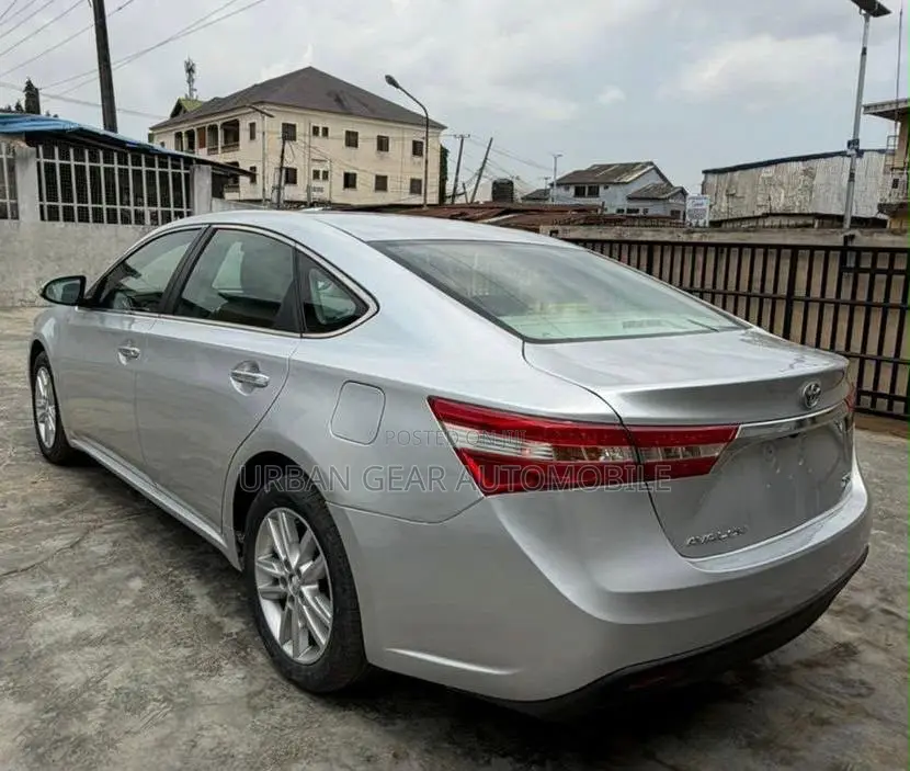 Toyota Avalon XLE Premium 4dr Sedan (3.5L 6cyl 6A) 2014 Silver