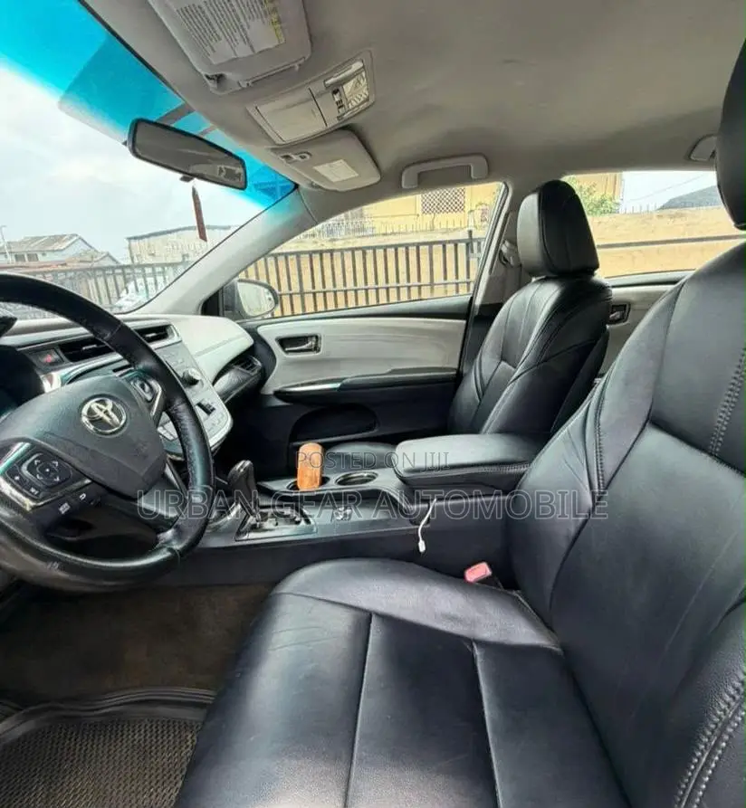 Toyota Avalon XLE Premium 4dr Sedan (3.5L 6cyl 6A) 2014 Silver