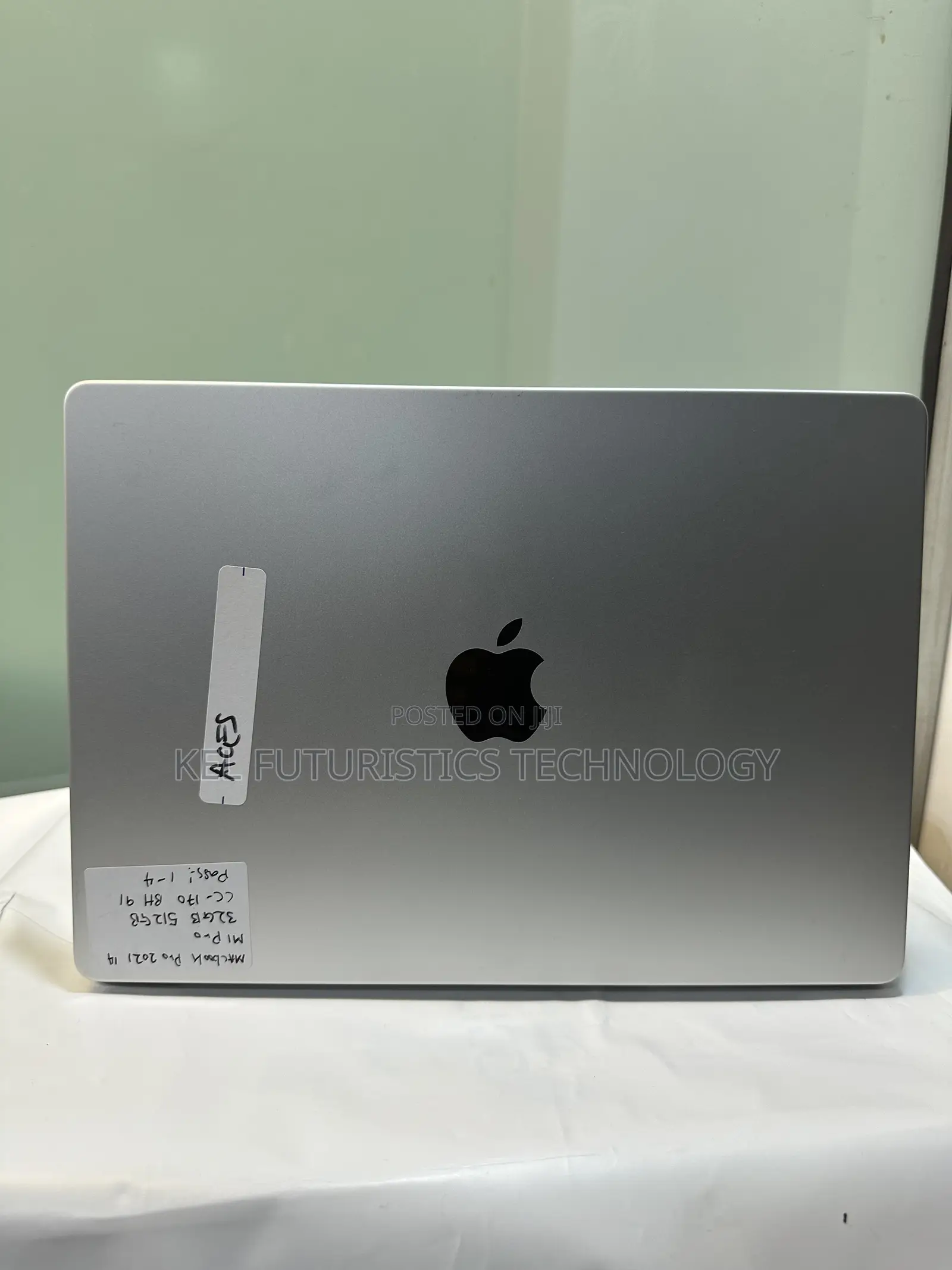 Laptop Apple MacBook Pro 2021 M1 32GB Apple M1 Pro SSD 512GB