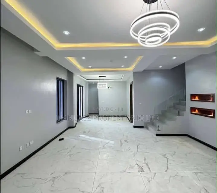 4bdrm Apartment in Lekki Phase 1 for rent