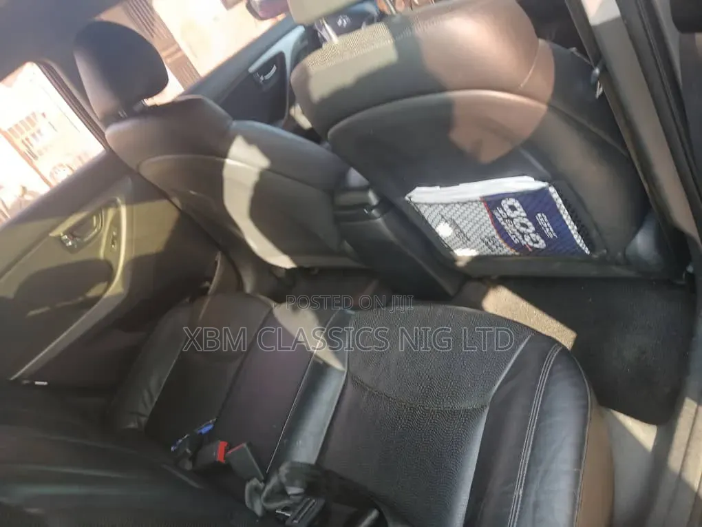 Hyundai Elantra 2011 Gray