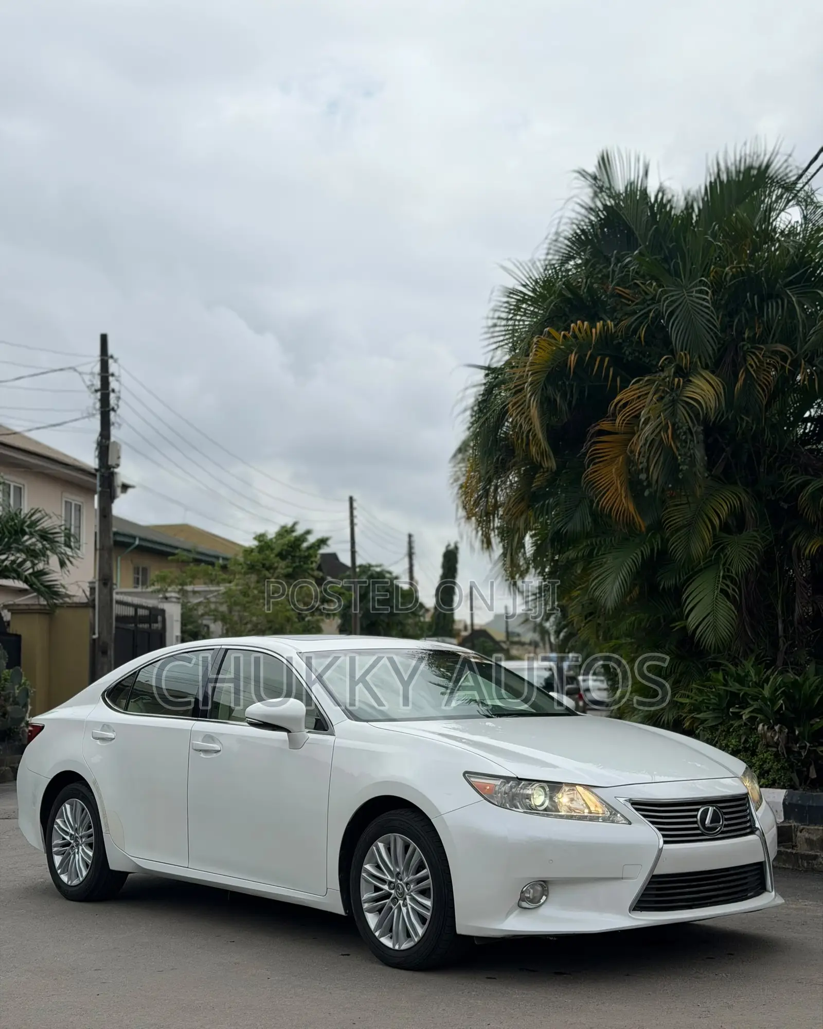Lexus ES 350 FWD 2013 White