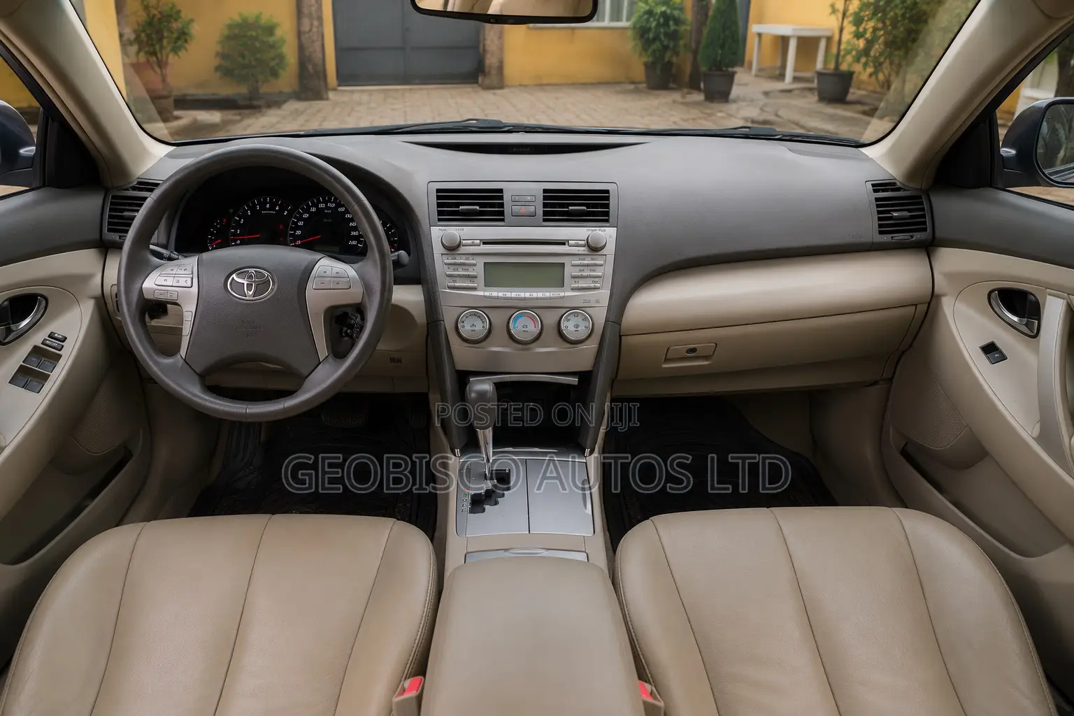 Toyota Camry LE 4dr Sedan (2.5L 4cyl 6A) 2012 Blue