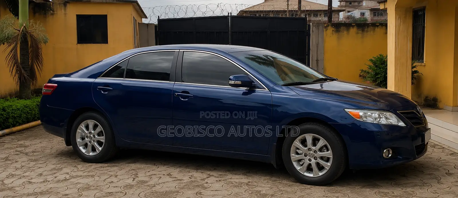 Toyota Camry LE 4dr Sedan (2.5L 4cyl 6A) 2012 Blue