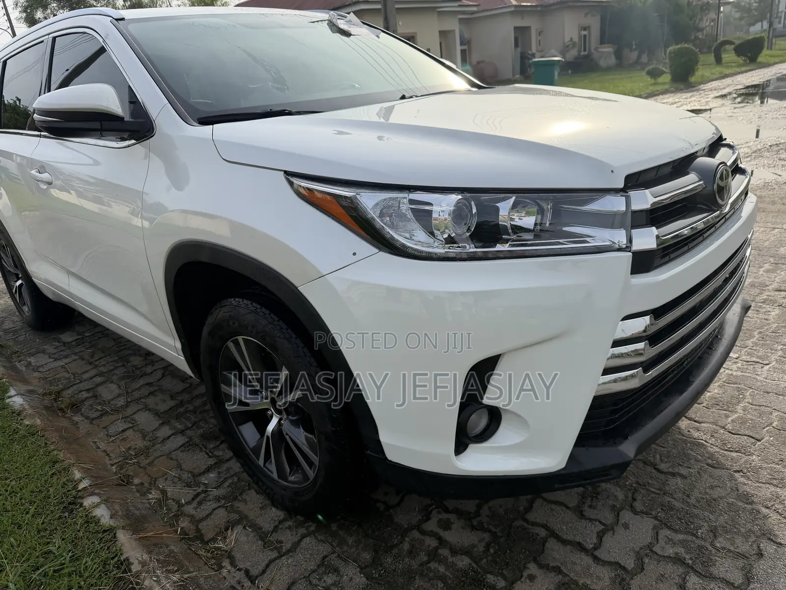 Toyota Highlander XLE 4dr SUV AWD (3.5L 6cyl 6A) 2015 White