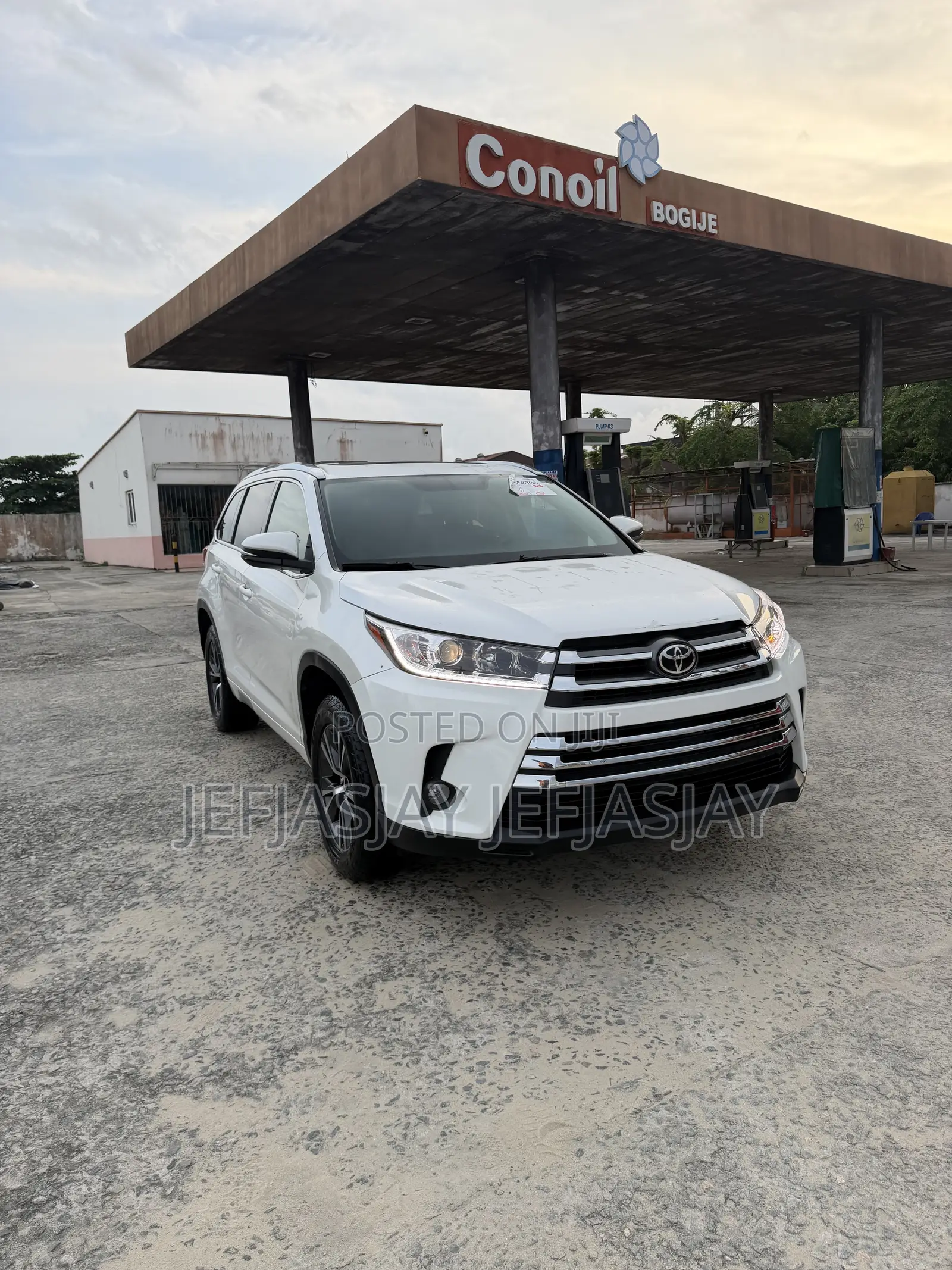 Toyota Highlander XLE 4dr SUV AWD (3.5L 6cyl 6A) 2015 White