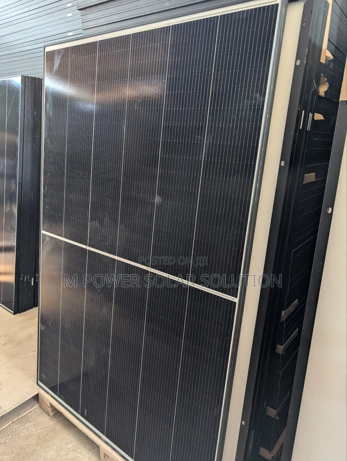 545w, 192 Cells, Jinko Half-Cut Non-Byfacial Solar Panels