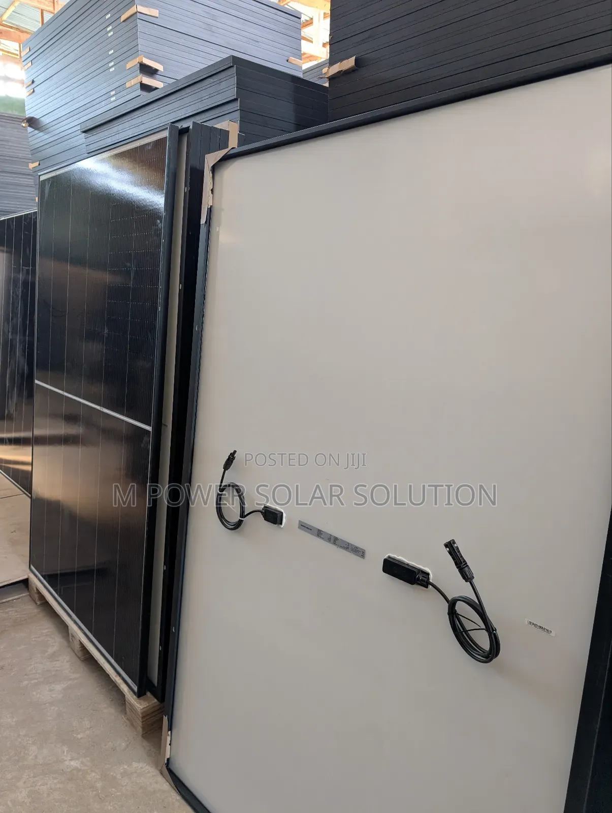 545w, 192 Cells, Jinko Half-Cut Non-Byfacial Solar Panels